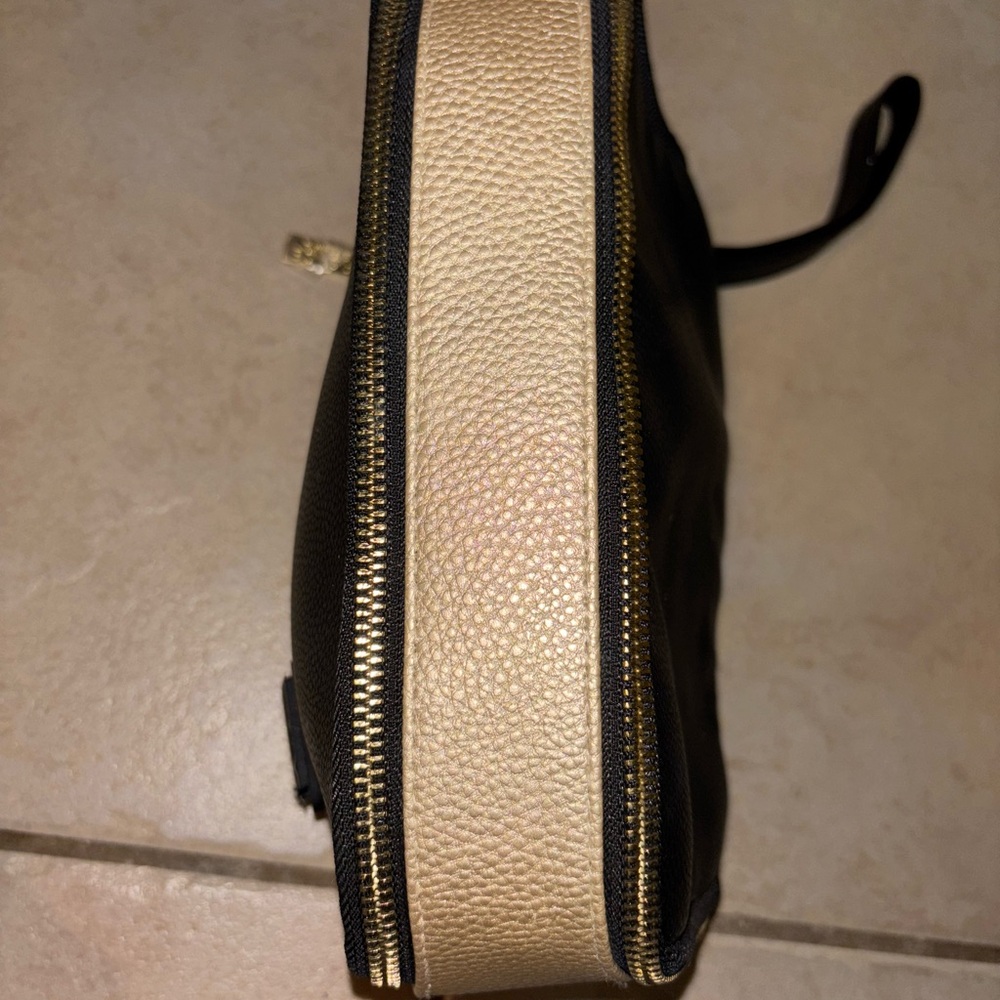 Versace Perfume Cosmetic
Bag/Wristlet - Picture 5 of 8